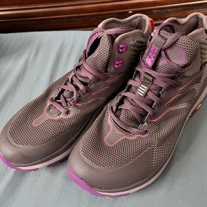 HOKA Toa GTX Women’s Hiking Shoes Size 10.5 Brand New, Never Worn, No Box